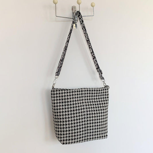 Adjustable Strap Medium Shoulder Bag Carauana Store