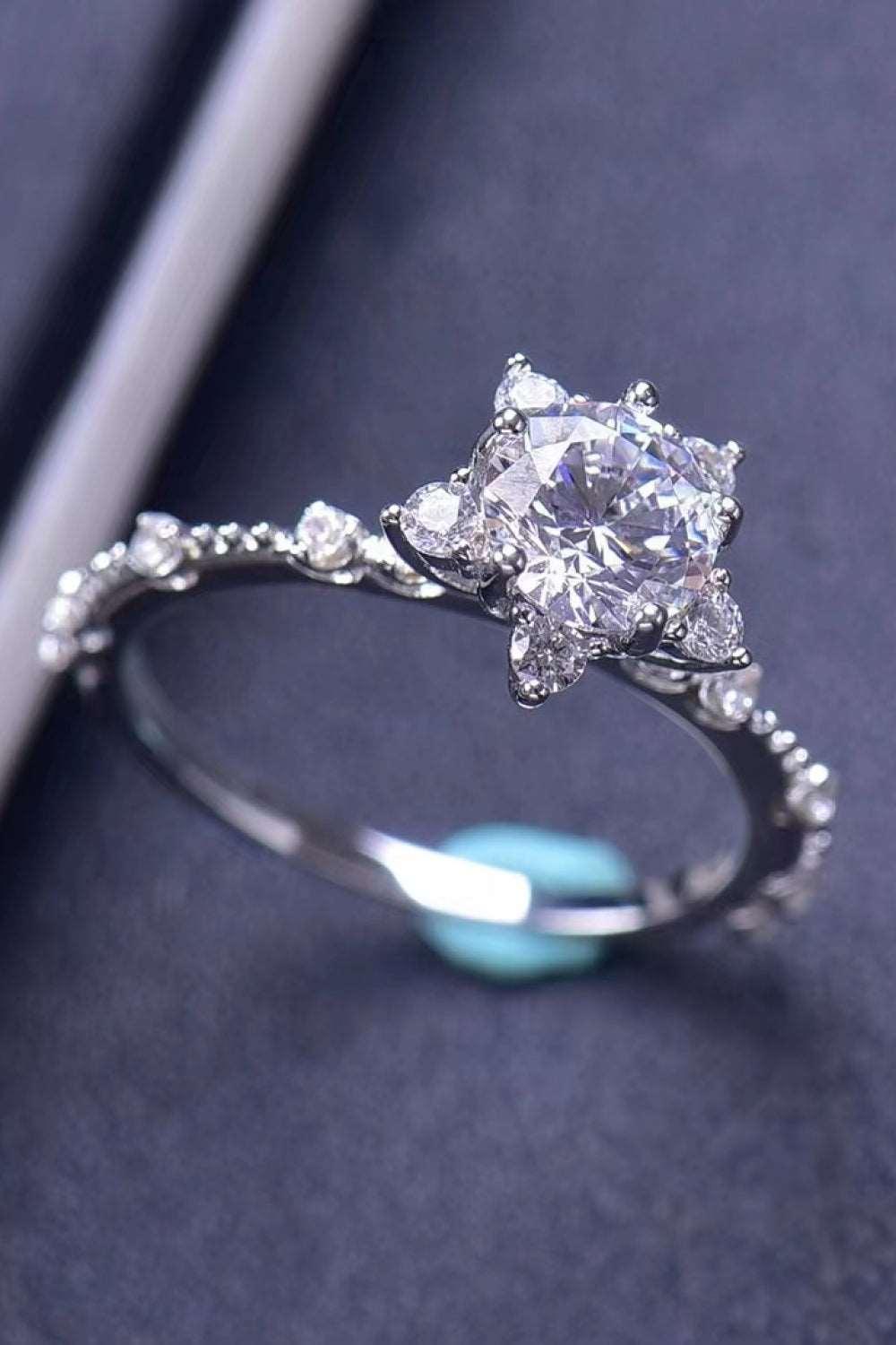 1 Carat Moissanite 6-Prong Ring Carauana Store